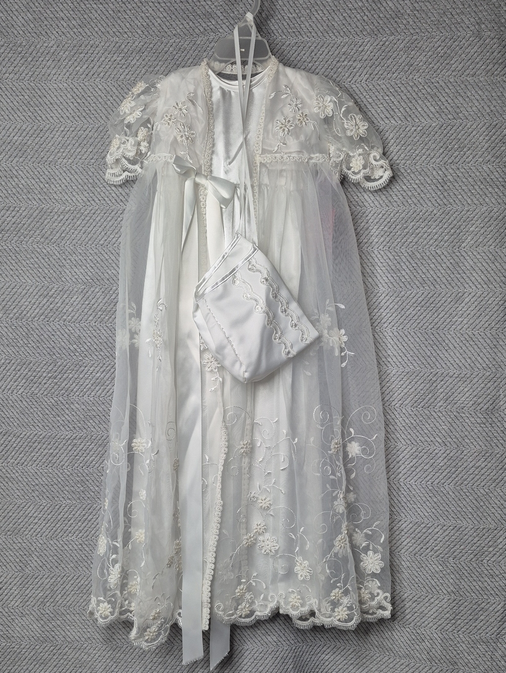 NWT L'Pety Canar Luxury Heirloom Embroided Christening Baptism Gown Bonnet S/3M